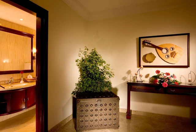 جناح ملكي بسرير كوين، Hilton Alexandria Green Plaza 5/7