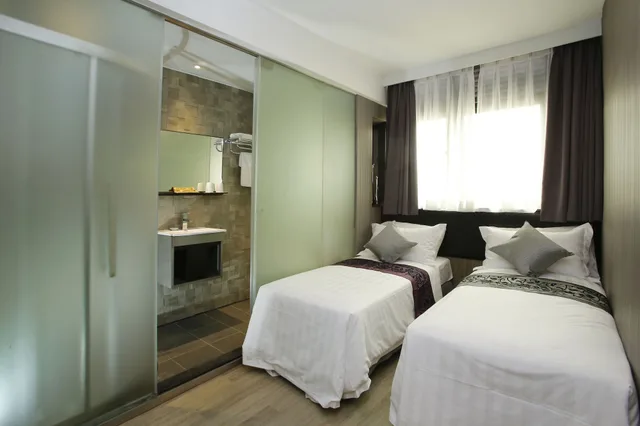 غرفة سوبيريور بسريرين منفصلين، M1 HOTEL NORTH POINT 1/5