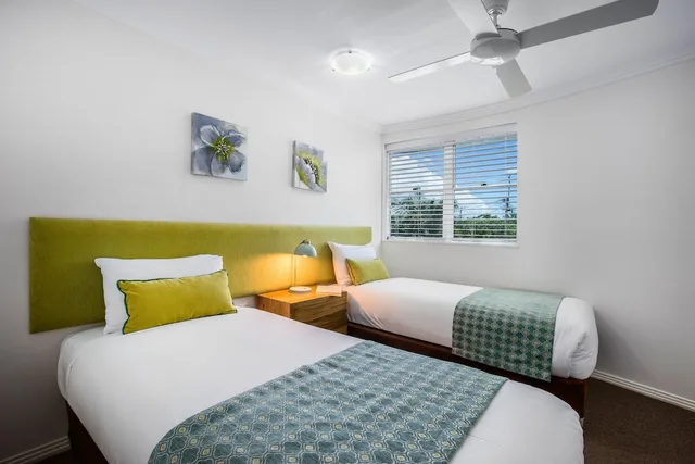 شقة سوبيريور بسريرين كوين بغرفتي نوم بإطلالة جزئية على البحر، Watermark Resort 1/6