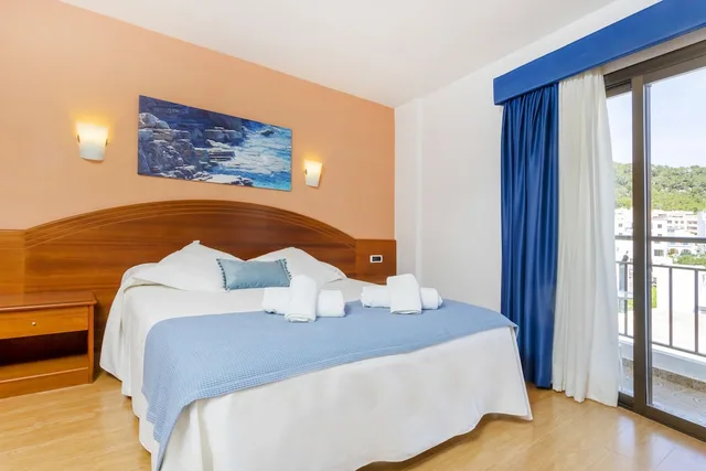 Standard, Manolita Hostal 1/3