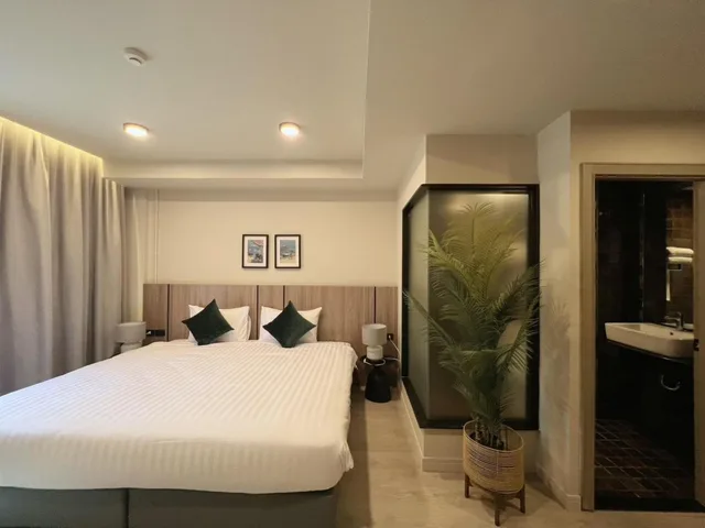 غرفة ديلوكس بسرير مزدوج أو سريرين منفصلين بشرفة، Karon Boutique Phuket 3/8