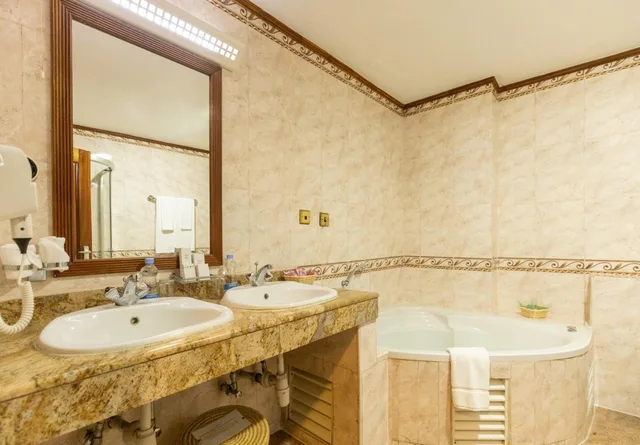 جناح فاخر، Muthu Silver Springs Hotel Nairobi 10/10