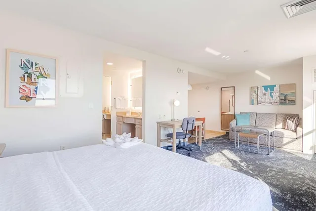 جناح استوديو بسرير كينج مع أريكة لذوي الإعاقة، Homewood Suites by Hilton East Rutherford - Meadowlands, NJ 2/5