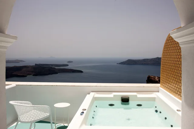 Suite, Outdoor Jetted Tub, Ground Floor, Andronikos Santorini 2/2