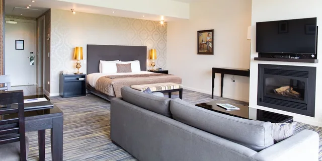 Spa, Superior, Suite, King Bed، Braemar Lodge Spa 1/2
