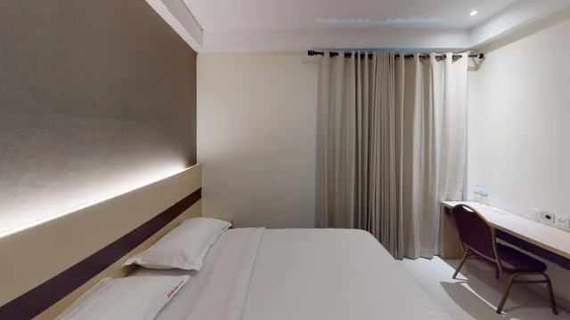 غرفة قياسية بسرير مزدوج، Sumi Hotel Surabaya 2/2