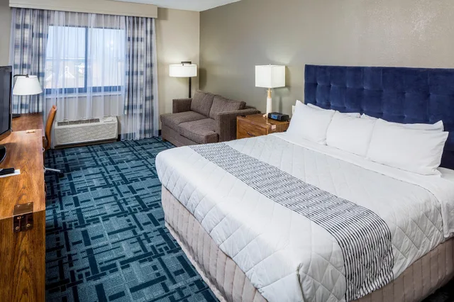 Room, King Bed, Hotel 1620 Plymouth Harbor 1/3