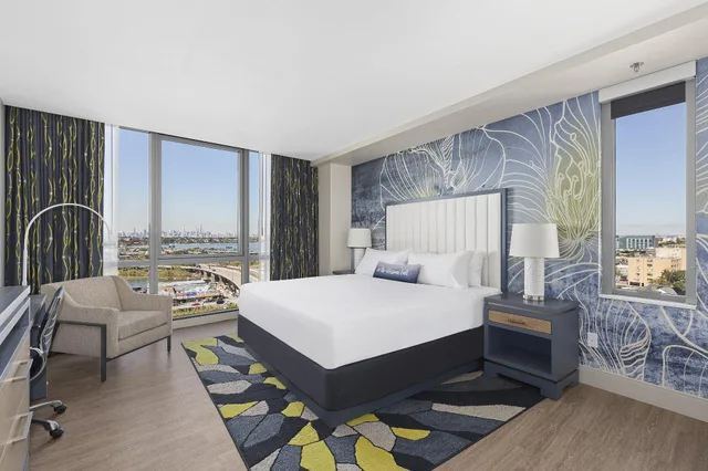غرفة بسرير مزدوج، Hotel Indigo Flushing 1/1