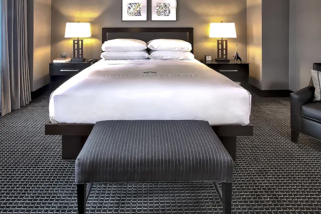 غرفة غراند بسرير كينج، Lord Baltimore Hotel 2/3