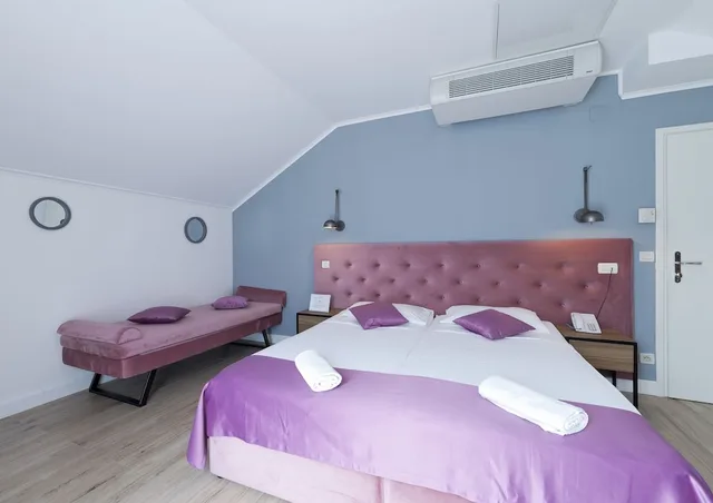 غرفة بسرير مزدوج أو سريرين منفصلين بإطلالة جزئية على البحر، Perla Hotel Dubrovnik 1/10