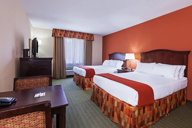 Standard, 2 Queen Beds, Holiday Inn Express Hotel Suites Henderson Traffic Star 2/4