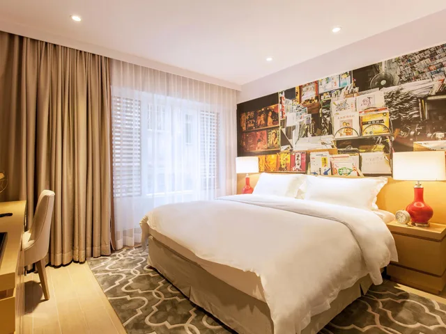 غرفة قياسية بسرير كوين، Caravel Hotel 1/2