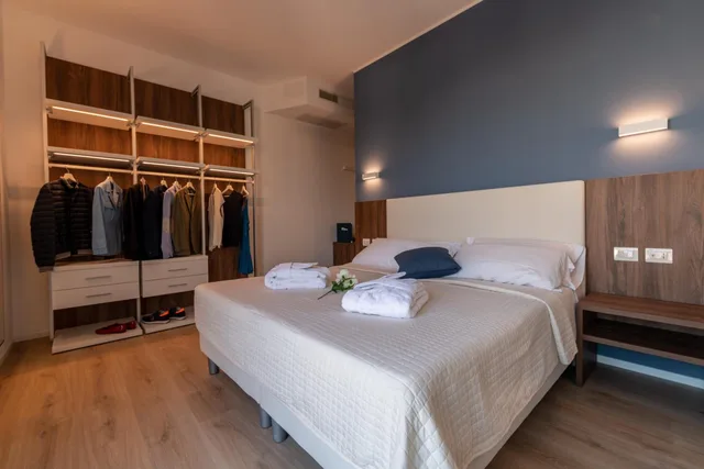 جناح جونيور بإطلالة على البحر، HOTEL MONDIAL 5/10