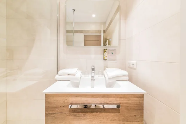 غرفة كومفورت بسرير كوين، Hotel Brin d Azur 5/6
