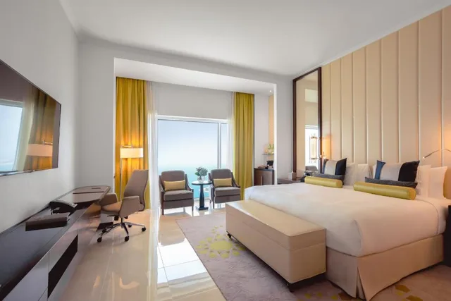 غرفة بريميوم بسريرين منفصلين بإطلالة على البحر، Rixos Marina Abu Dhabi 2/6