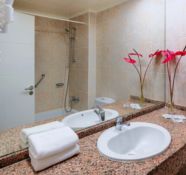 غرفة بإطلالة على البحر مفردة بسريرين منفصلين، Relaxia Beverly Park 3/3