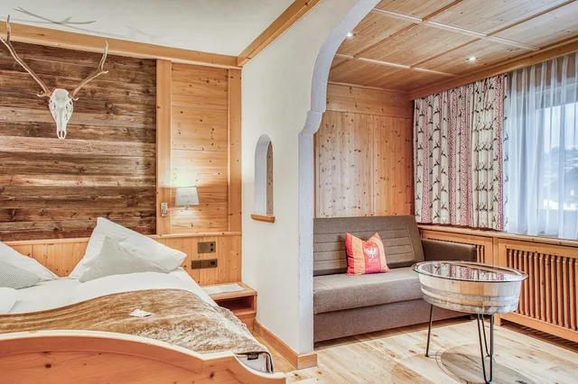 غرفة عائلية بسرير كوين مع أريكة، Alpenhotel Stolz 6/10