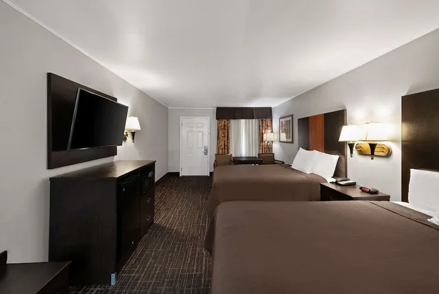 غرفة قياسية بسريرين كوين للمدخنين، Best Western Executive Inn Grove City 4/7