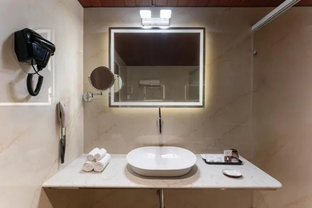جناح تنفيذي بسرير مزدوج، Clarks Inn Suites Hyderabad 2/2