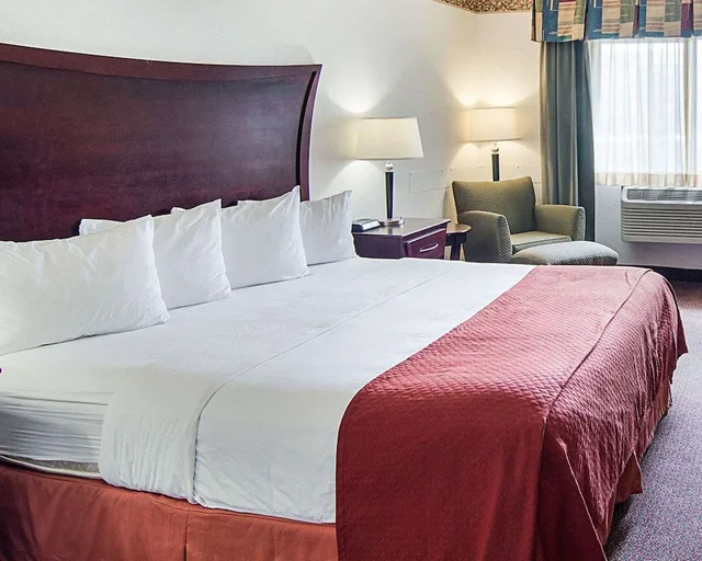 Room, King Bed, Accessible, Quality Inn Midland TX 4/5