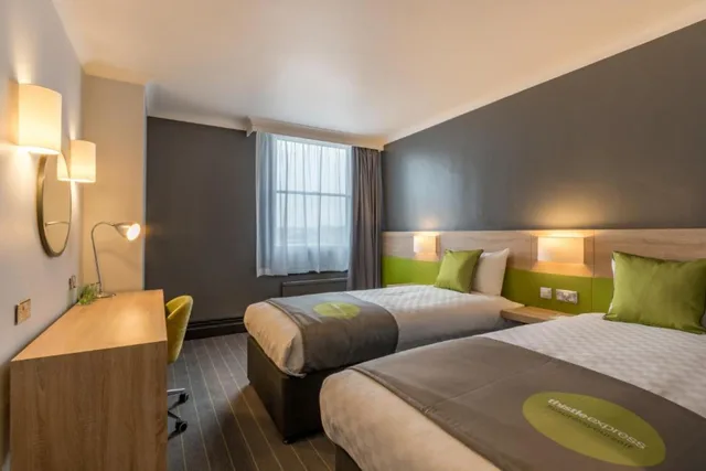غرفة عائلية، Thistle Express London Luton 2/8