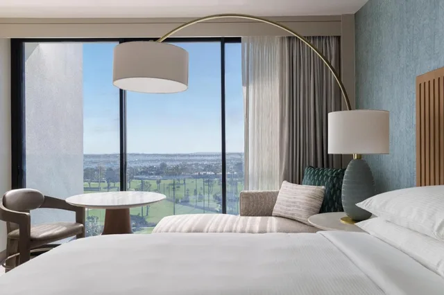 1 Bedroom, Sky, Bi Level, Suite, King Bed, Ocean View, Balcony، VEA Newport Beach, A Marriott Resort & Spa 2/3