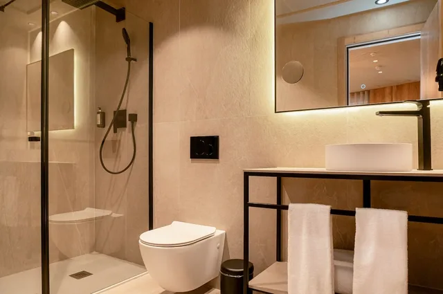 Deluxe, Penthouse, King Bed, The Valentia Corretgeria 3/4