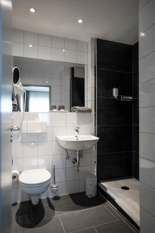 غرفة قياسية بسرير كوين، Hotel Boulevard Cologne 9/10