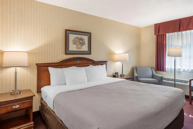 Efficiency, Queen Bed، Quality Inn Gettysburg Motor 2/3