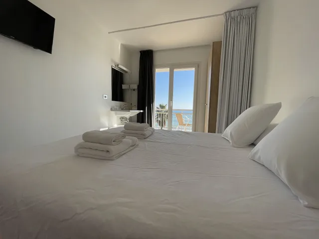 Panoramic, Queen Bed, Sea View, Convertible Double Bed, Terrace، Reimar 4/5