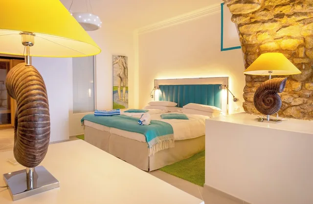 Cave, Suite, King Bed, Sofa, Annex، Piccolo Grand Hotel 1/2