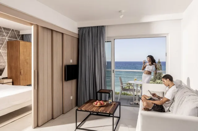 جناح بإطلالة على البحر، King Jason Protaras - Designed for Adults by Louis Hotels 1/6