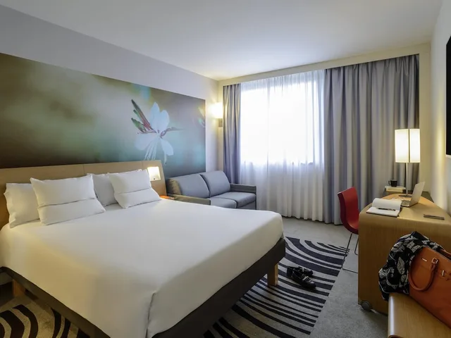 غرفة تنفيذية بسرير كينج مع أريكة، Novotel Milano Malpensa Airport 8/10