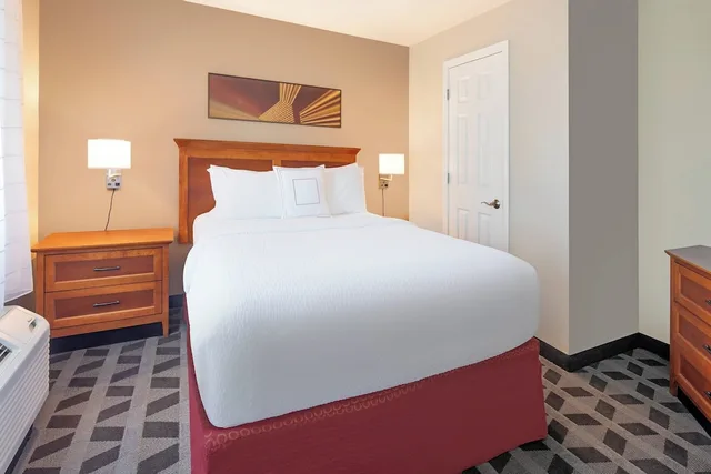 1 Bedroom, Suite, Queen Bed, Sofa, Accessible, Towneplace Suites By Marriott Bentonville Rogers 1/3