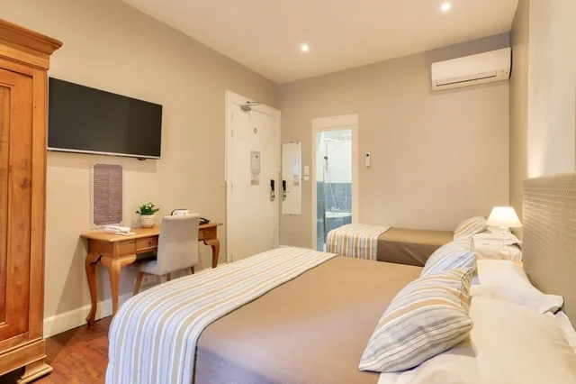 غرفة ثلاثية بسرير مزدوج وسرير فردي، Lepante Hotel 4/9