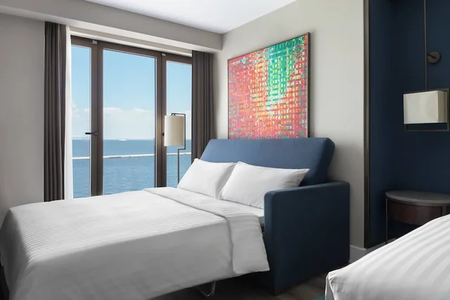 غرفة تنفيذية بسرير مزدوج بإطلالة على البحر، Izmir Marriott 1/5