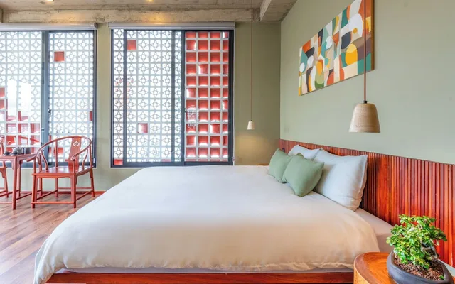 Elite, King Bed, Pi Hostel 1/6