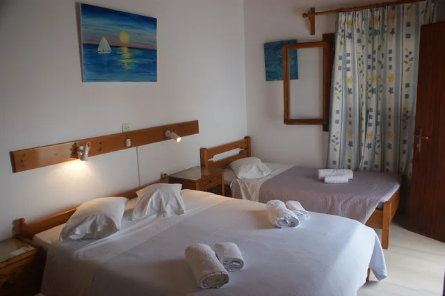 غرفة أساسية ثلاثية بسرير مزدوج وسرير فردي، Hotel Eleftheria 2/5