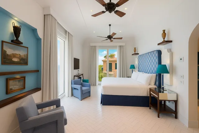 Signature, Suite, King Bed, Sea View, Sofa, Grand Hotel Europa Palace 5/10