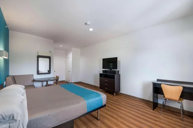 جناح، Motel6 Channelview, TX 2/10