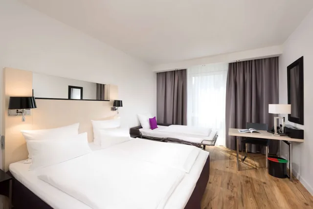 Superior, Twin Beds, Balcony, Scandic Berlin Kurfurstendamm 4/10