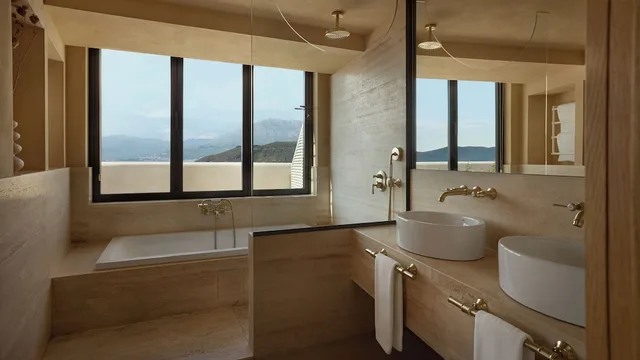غرفة بانورامية بسرير كينج، Mamula Island By Banyan Tree 4/7