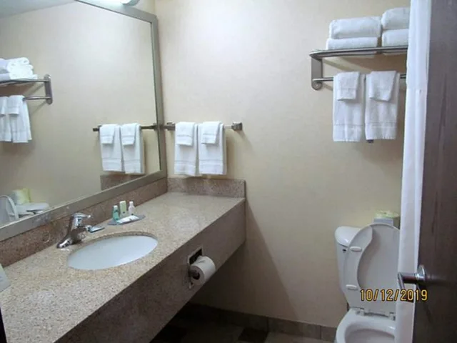 غرفة بسرير كوين لذوي الإعاقة، Quality Inn Fort Payne 6/7