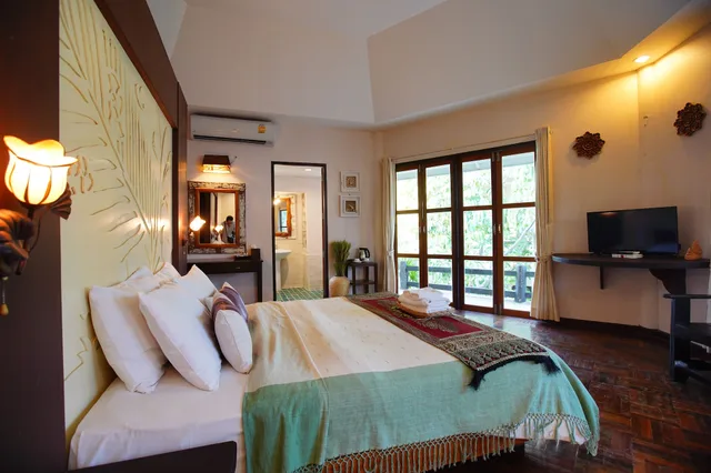 فيلا بسرير كوين بإطلالة على الحديقة يُسمح فيها بالحيوانات الأليفة، Tanaosri Resort Pranburi 7/10