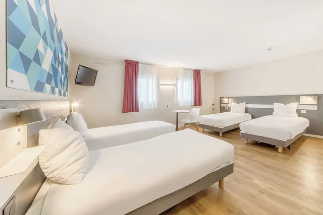 Room, 4 Beds, Accessible, Comfort Hotel Paris Porte d Ivry 2/2