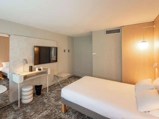 غرفة سوبيريور بسرير مزدوج مع أريكة، Novotel Macon Nord 6/10
