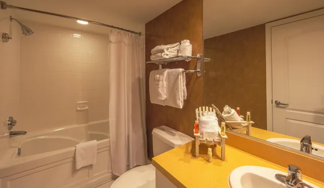 1 Bedroom, Suite, Queen Bed, Ocean View, Sofa, Boardwalk Resort And Villas 2/3