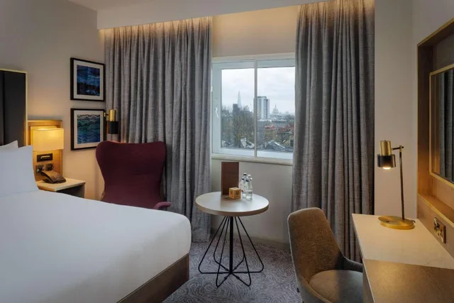 غرفة تنفيذية بسرير كينج مع دخول الصالة، DoubleTree by Hilton London Angel Kings Cross 3/6