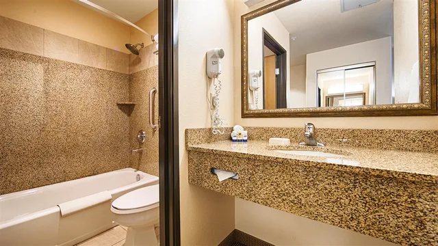 جناح بسرير كينج مع أريكة لذوي الإعاقة، Best Western Territorial Inn & Suites 2/2