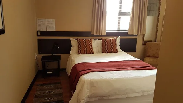 غرفة فاخرة بسرير كينج بغرفة نوم واحدة، Tsessebe Guesthouse 7/10